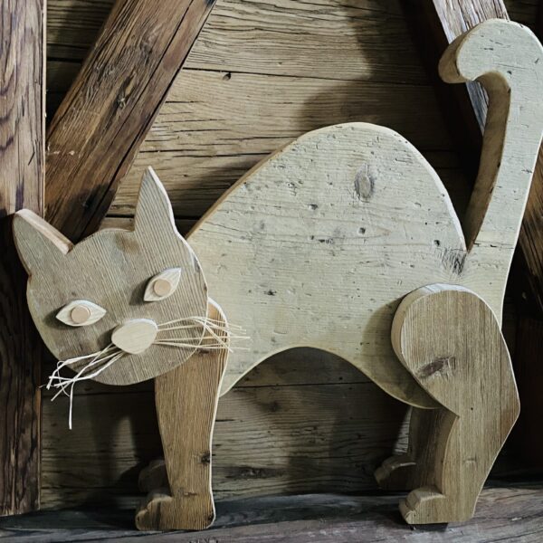 Katze aus Altholz