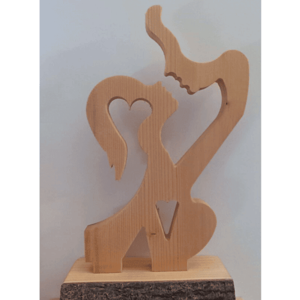 Skulptur aus Naturholz